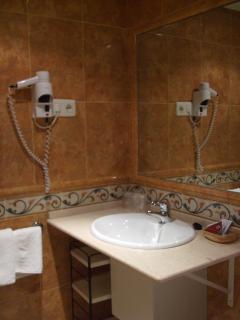 Hotel las Cruces - Belmonte de Miranda - 9