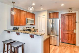 Romantic Getaway - hot tub - pool - fitness -5317 - 8