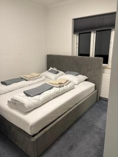 Spacious & Cozy home with open kitchen lounge - 9