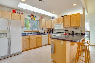 Walk to Lake Padden Bellingham Home with Deck - 8