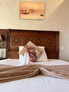 Downtown Location Hotel - 1