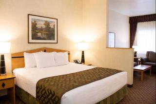 Crystal Inn Hotel & Suites - Great Falls - 2