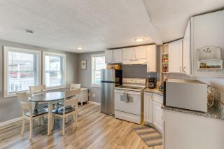 Walk to Public Beach Access! Breezy Hampton Condo - 7