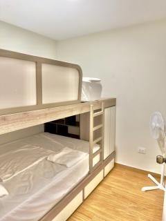 Modern apartment a short walk from the boulevard and beach - 4