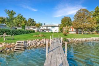 The Foxhole on East Lake Okoboji - 7