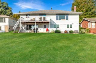 The Foxhole on East Lake Okoboji - 8