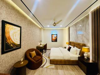 Luxury 1BR Zeta Mall - 4
