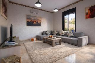 Villa Familiale, Piscine et jardin privés, proche du centre ville - 2