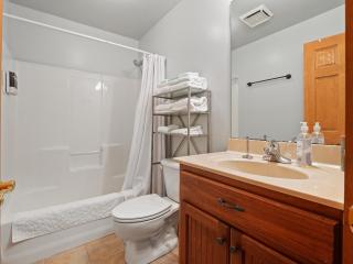 Roost - Beautiful, Comfortable Home With No Steps And Private Suites - 2