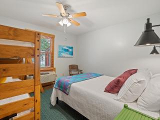 Roost - Beautiful, Comfortable Home With No Steps And Private Suites - 1