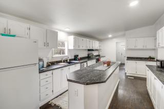 Lakeside Retreat with Yard Quiet Mississippi Cabin - 3