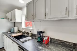 Lakeside Retreat with Yard Quiet Mississippi Cabin - 1