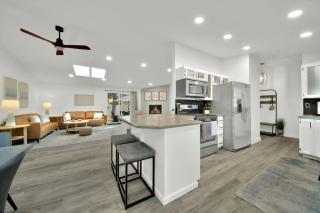 HUGE Modern Family Home- Modern, Fully Stocked, Weekly Savings - 0