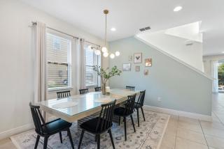 Luxury 5BR Villa, Pool Spa, 15min Disney - 4