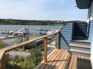 See Aurora and lake from EVERY room - 2bd 2bth - 9