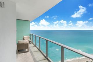 Lux Beachfront Retreat at Hyde Resort w OceanView - 3