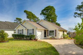 Lakefront Sanford Home w/ Community Pool - 0
