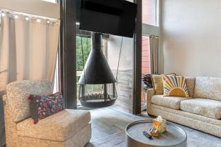 Golf, Boat, Swim! Point Venture Retreat with Deck - 8