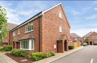 Foreman Manor Near London & Guildford 3 Bed 3 Bath - 8