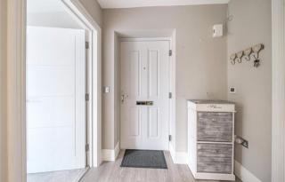 Foreman Manor Near London & Guildford 3 Bed 3 Bath - 2