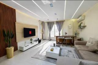 شقه فندقيه لك بالكامل غرفتين في كمباوند راقي بالشيخ زايد - 0