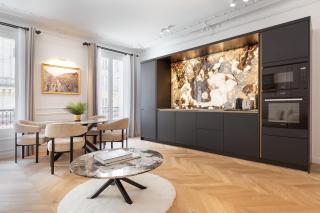 Boardwalk- large modern unit with King bed fast WIFI free coffee and easy parking - 4