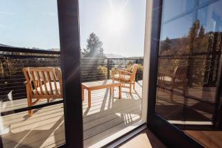 Modern Gorge Retreat Steps from River & Hiking - 2