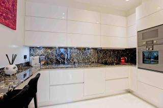 Cozy unit King bed & laundry - 2