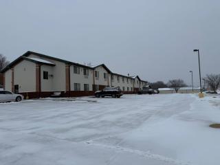 Cassville Four Seasons Inn & Suites - 9