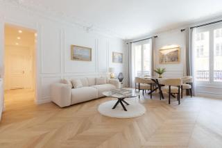 Redwood loft at Park Place King bed walk in closet fast WIFI and free coffee - 4