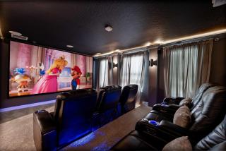 Luxurious 8 Bedroom 5 Bath, Pool, Arcade and Theatre - 0