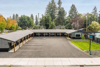 Modern Studio #11 - Food Trucks & Mins to CDA Lake - 2