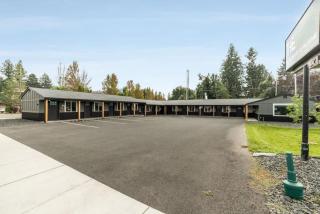 Modern Studio #11 - Food Trucks & Mins to CDA Lake - 3