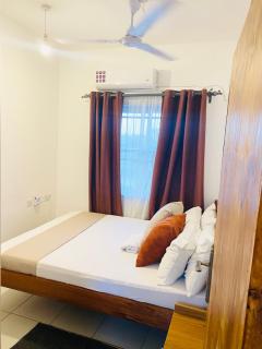 3 bedroom mombasa CBD with AC - 7