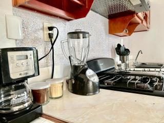 Great apartment 10 min to Fundidora Park Wifi Parking & Coffee - 1