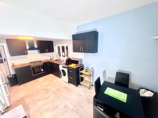 304 Norbury House - 4