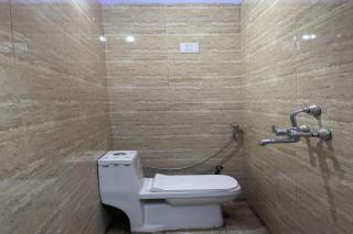 Hotel O by OYO Greenwood - Rishop - 1