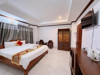 Vang Vieng Sisavang View Hotel & Pool - 1