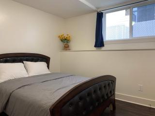 Modern 2BR Retreat Near West Edmonton Mall - 3