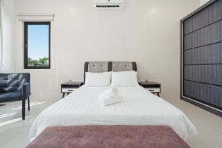 Hillside House, Ipoh Garden, 9 pax, Hillview - 9