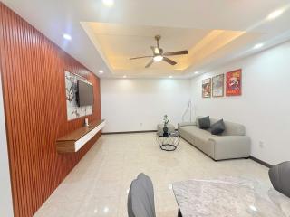 Gracious Apartment - 4