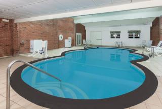 Howard Johnson by Wyndham Mystic - Mystic - 6