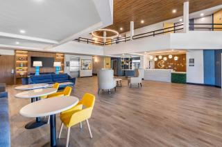 Comfort Inn & Suites Irvine Spectrum - 6