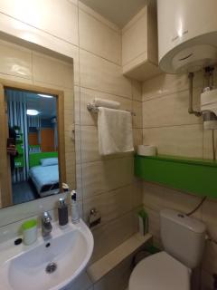 Безпечне житло на цокольному поверсі в 10 хвилинах від м Академіка Павлова - 1