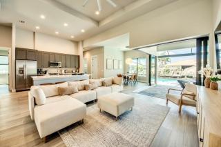 CoralVilla Escape - modern villa with pool, spa, canoes and boat dock - 3