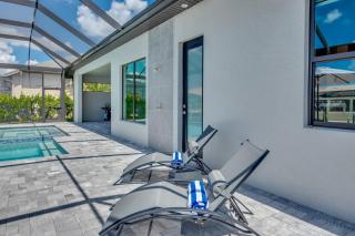 CoralVilla Escape - modern villa with pool, spa, canoes and boat dock - 9