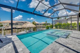 CoralVilla Escape - modern villa with pool, spa, canoes and boat dock - 0