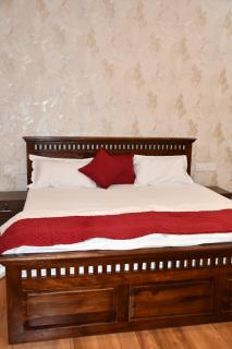 The Birds Villa Farmhouse - 9