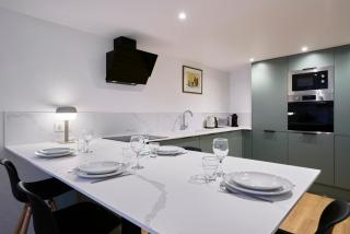 Contemporary Duplex with Two Bedrooms in Old Lille - 4