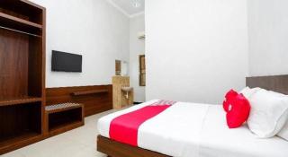 Super OYO 2436 Hotel Kencana - 2